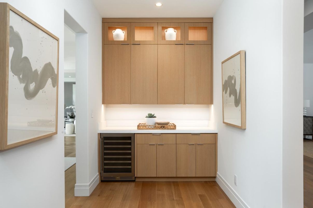 Interior, Recessed Lighting, Wood Texture Flooring