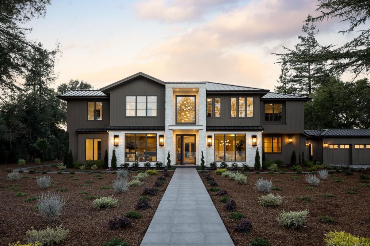 Exterior, Facade, Farmhouse