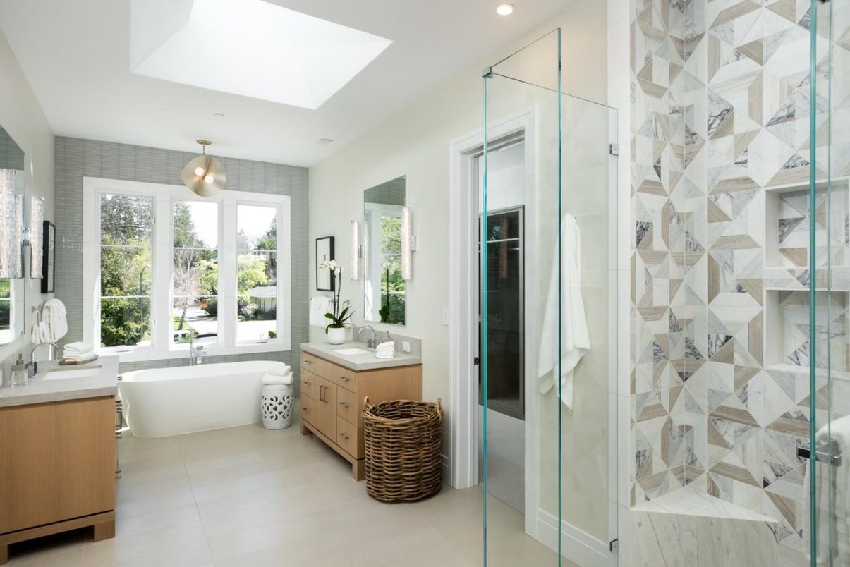 Bathroom, Free Standing Baths, Glass Shower, Interior, Pendant Lights, Recessed Lighting