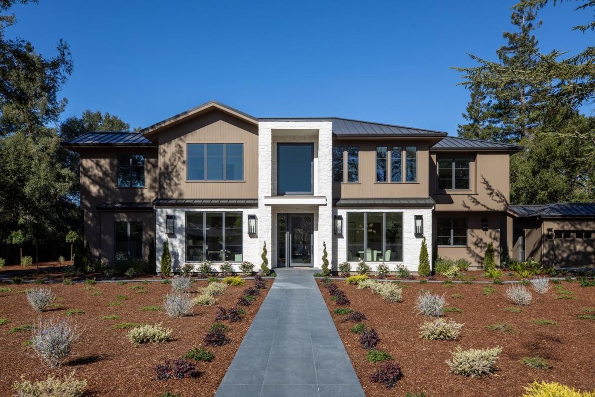 Exterior, Facade, Farmhouse