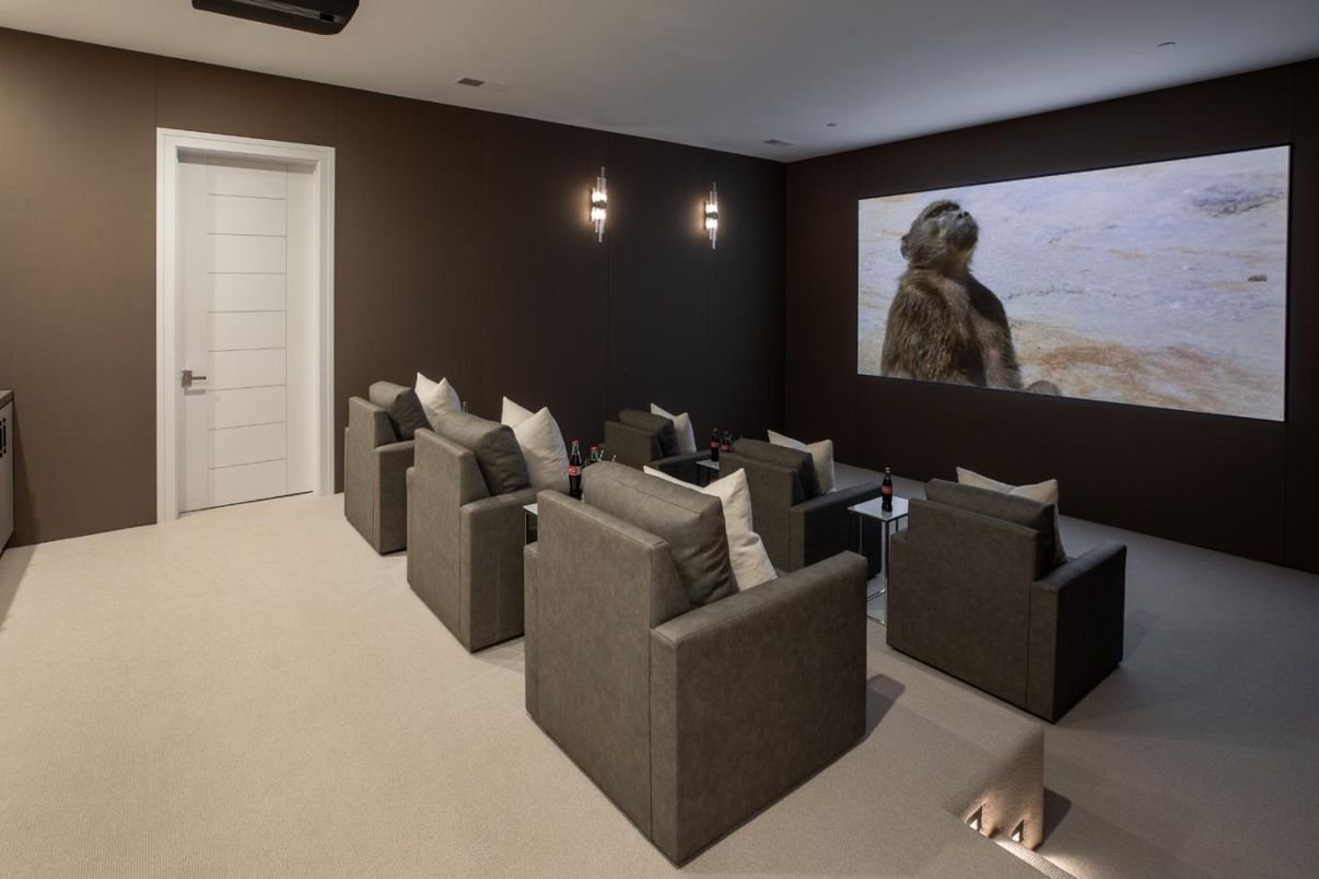 Interior, Projection Screen, Recessed Lighting, Theatre Room