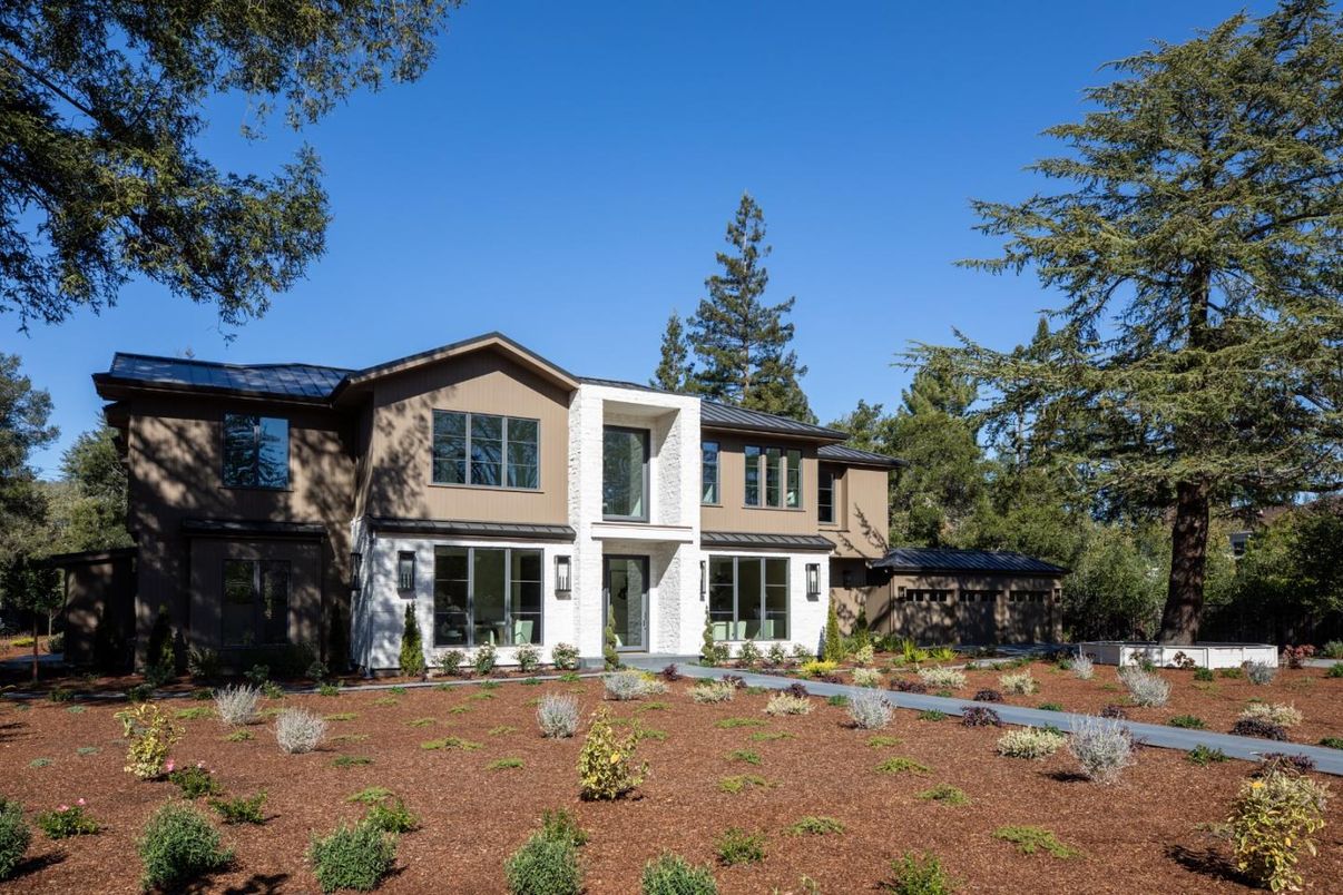 Backyard, Exterior, Facade, Modern