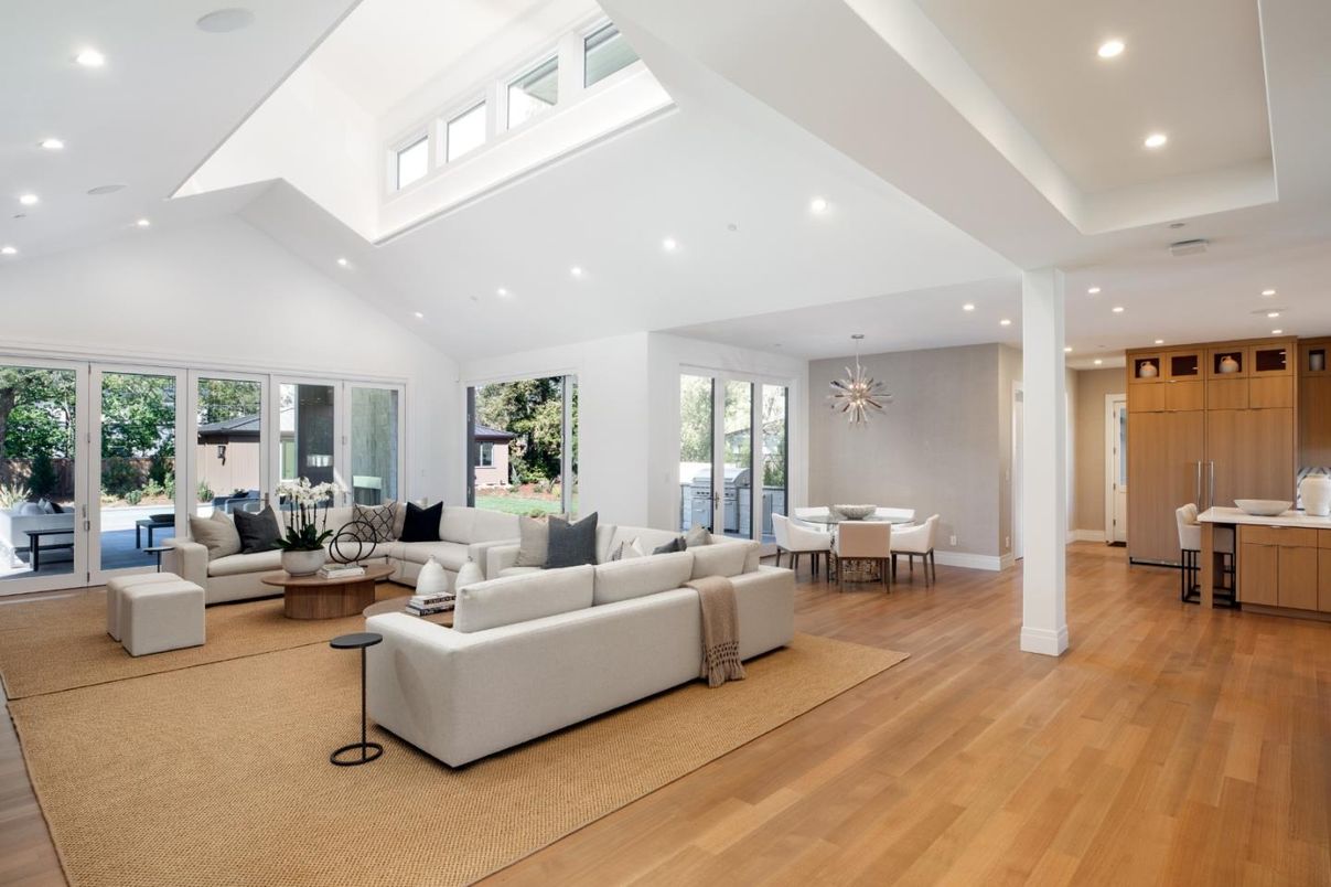 Dining room, Interior, Living room, Pendant Lights, Recessed Lighting, Wood Texture Flooring