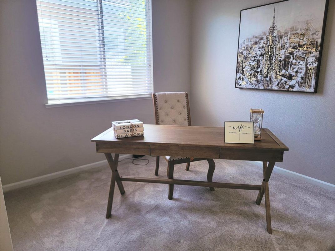 Home Office, Interior