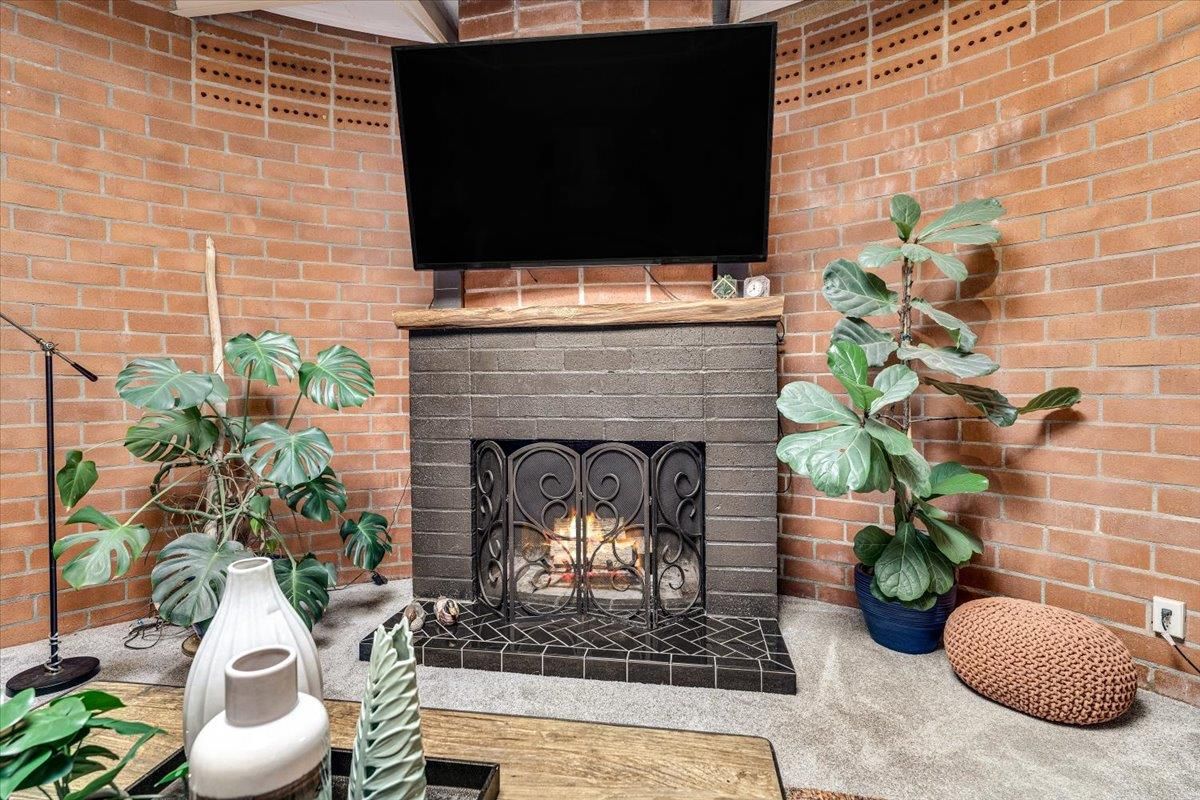 Exterior, Fireplace