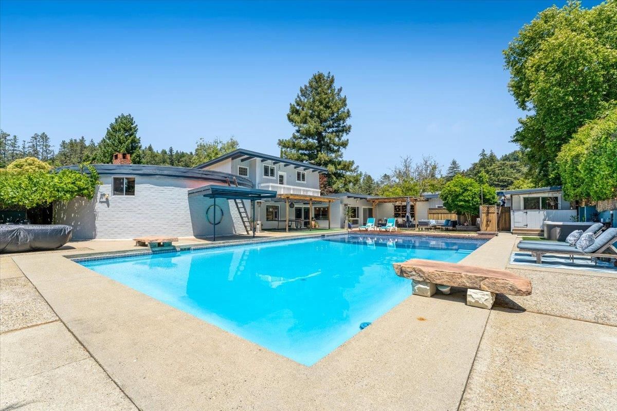 Exterior, Pool