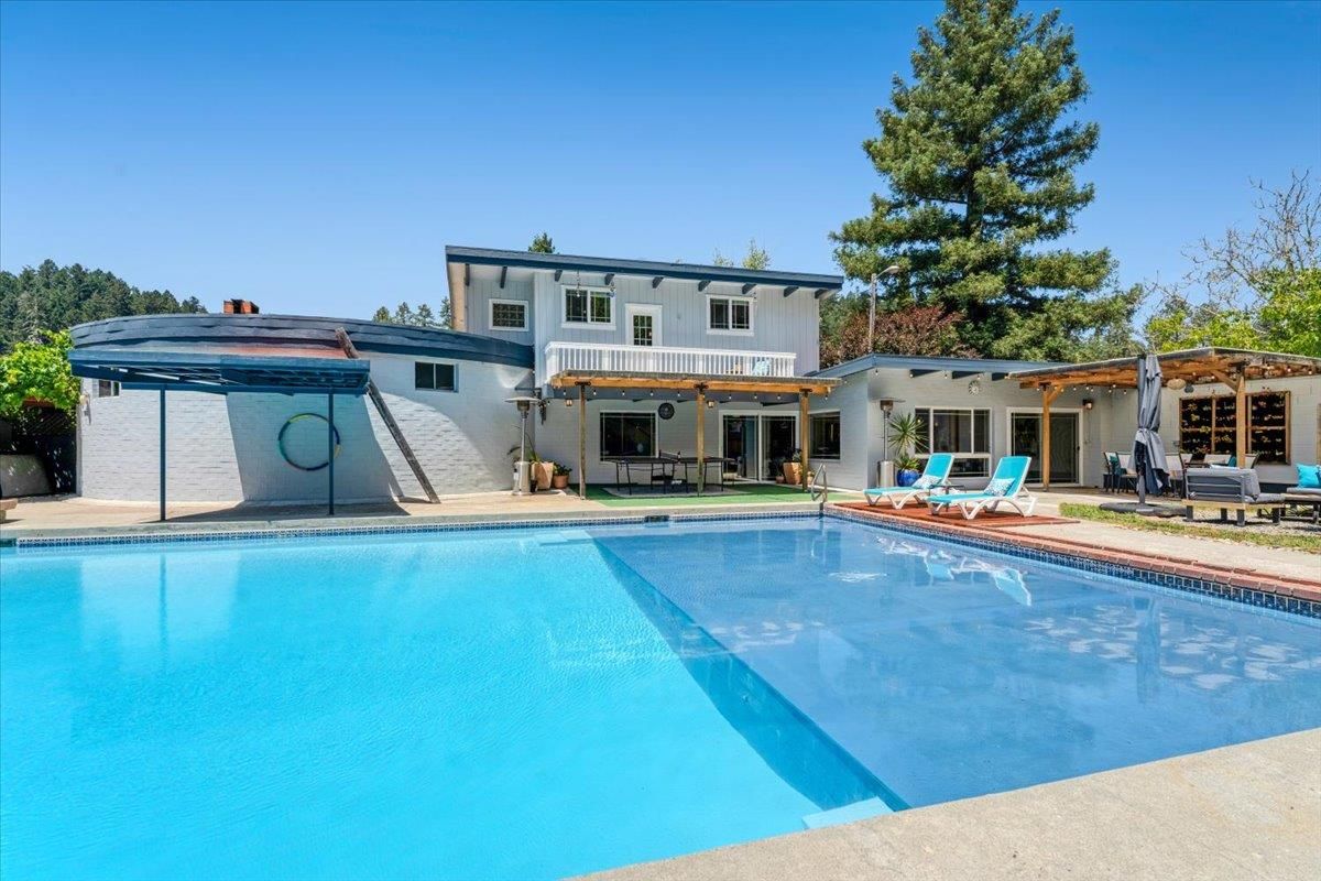 Exterior, Pool