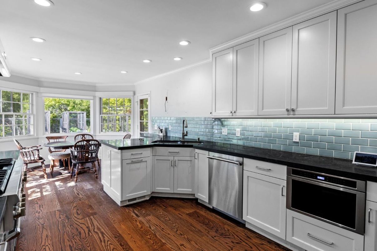 Dining room, Interior, Kitchen, Recessed Lighting, Stainless Steel Appliances, Wood Texture Flooring