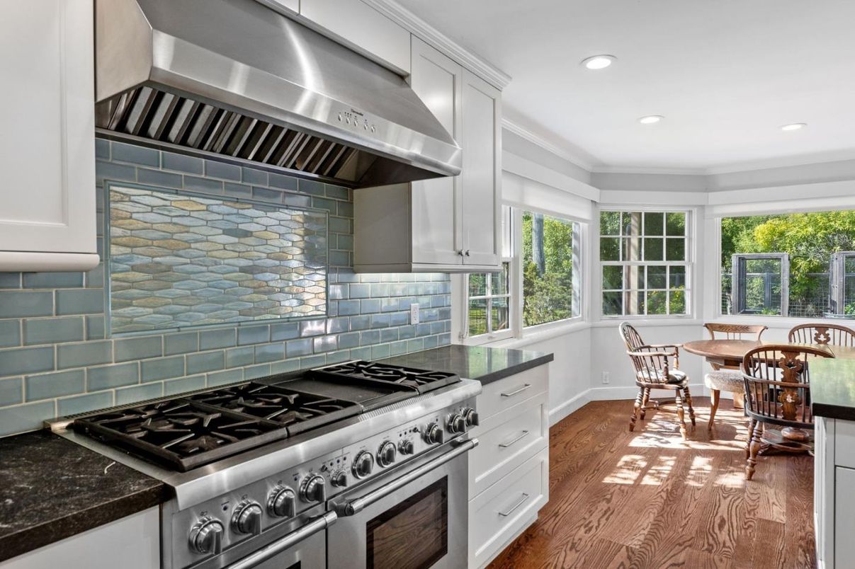 Dining room, Interior, Kitchen, Recessed Lighting, Stainless Steel Appliances, Wood Texture Flooring