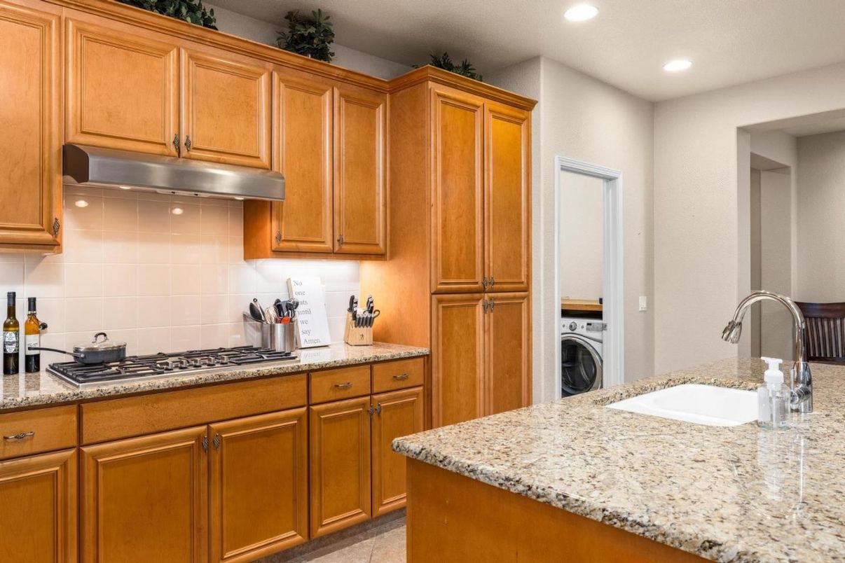 Interior, Kitchen, Recessed Lighting, Washer