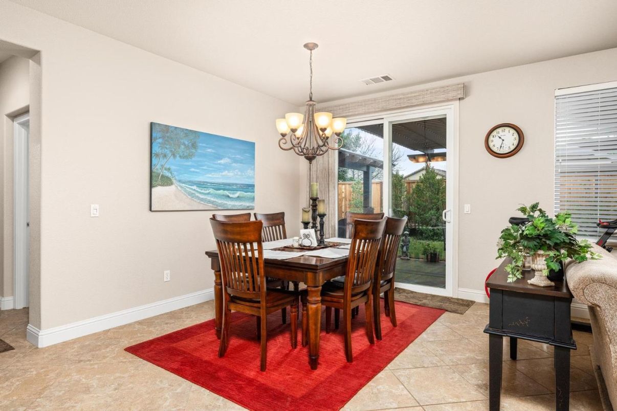 Chandelier, Dining room, Interior