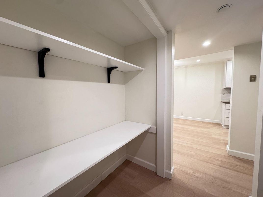 Interior, Recessed Lighting, Wood Texture Flooring