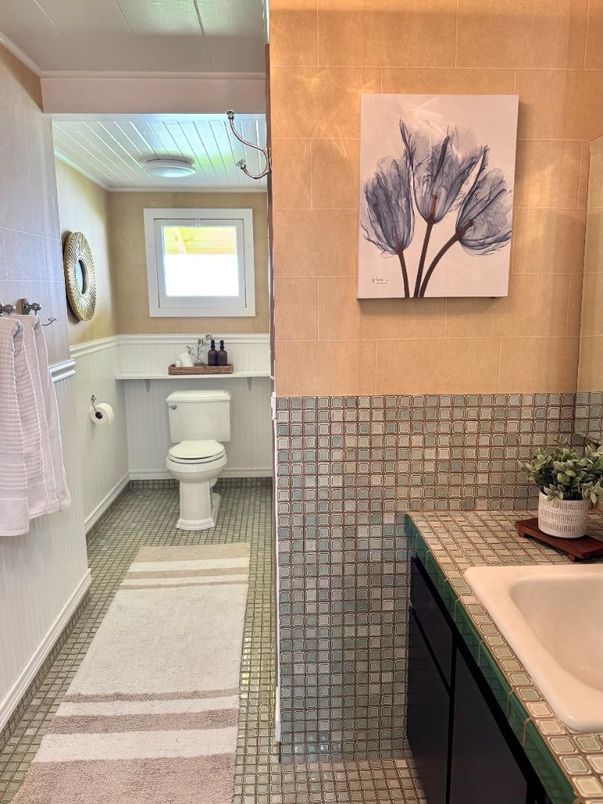 Bathroom, Interior, Tile Countertops