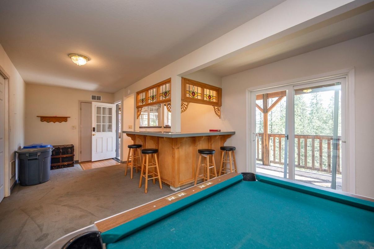 Billiard Table, Game Room, Interior