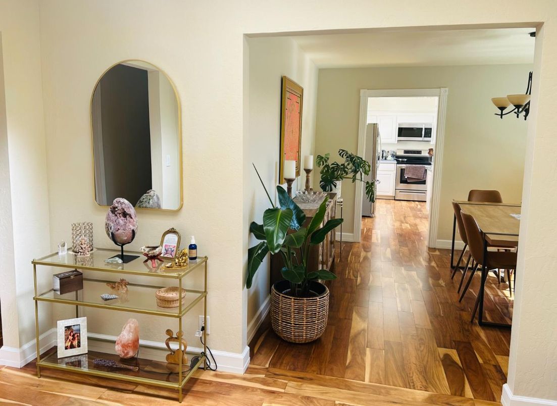 Interior, Stainless Steel Appliances, Wood Texture Flooring