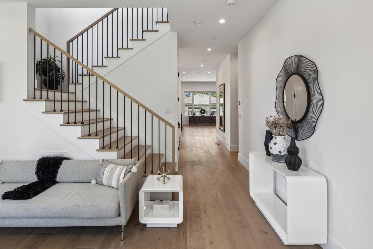 Interior, Recessed Lighting, Wood Texture Flooring