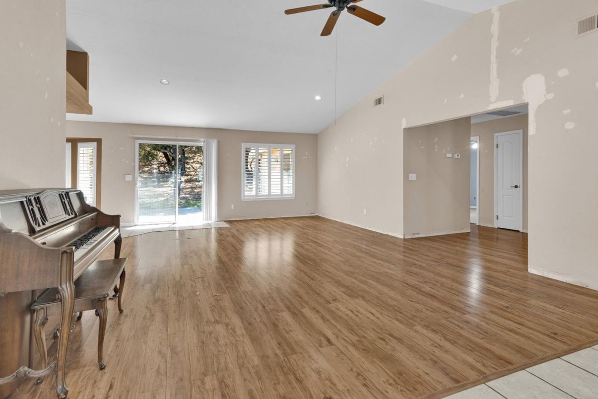 Empty room, Interior, Piano, Recessed Lighting, Wood Texture Flooring