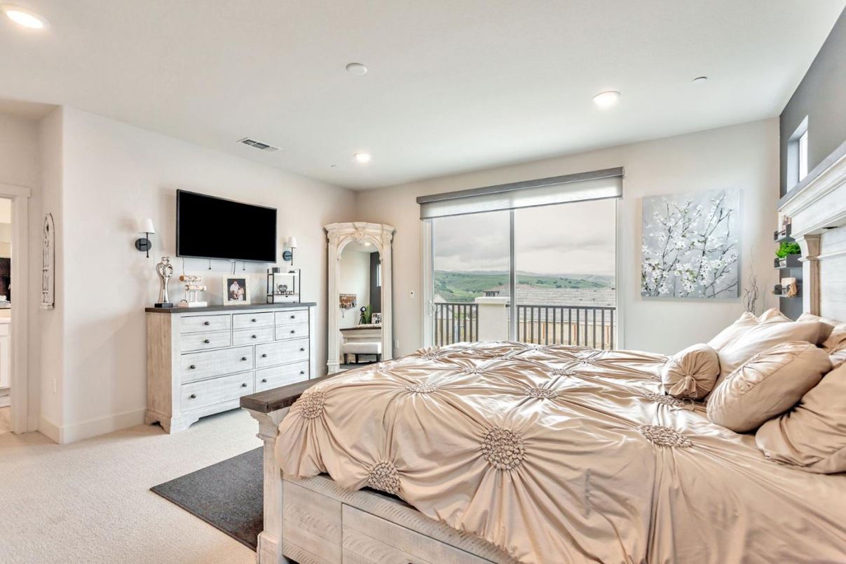 Bedroom, Interior, Recessed Lighting, Water