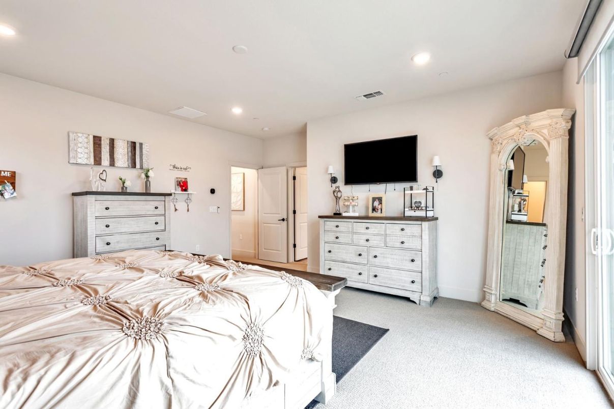 Bedroom, Interior, Recessed Lighting