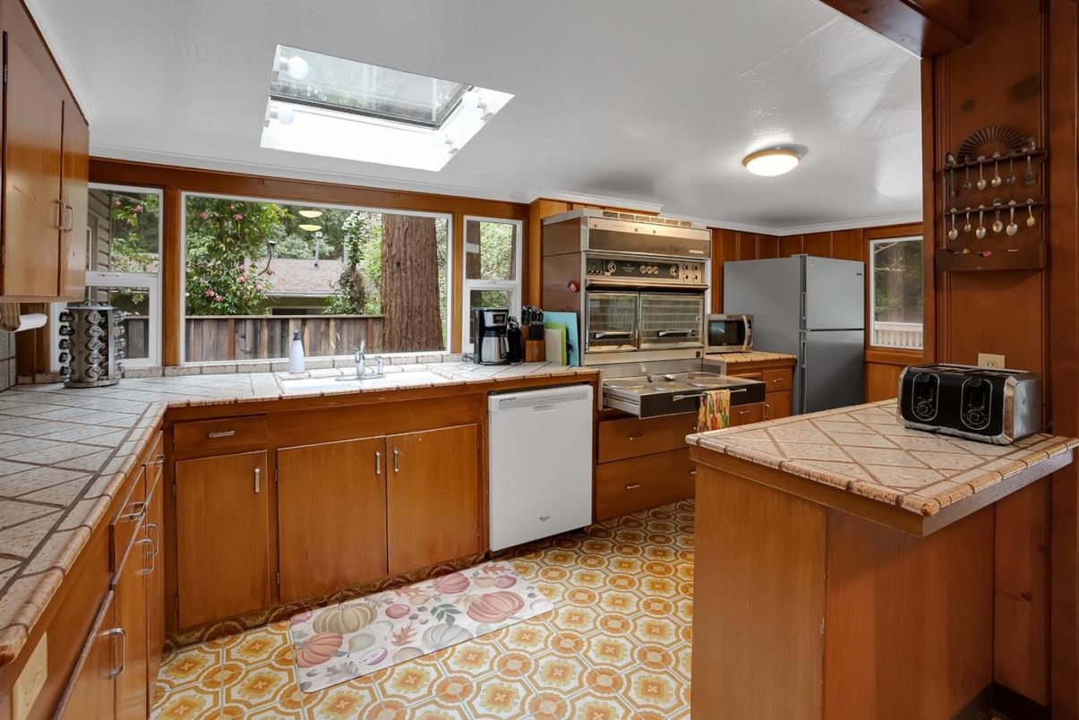 Interior, Kitchen, Tile Countertops