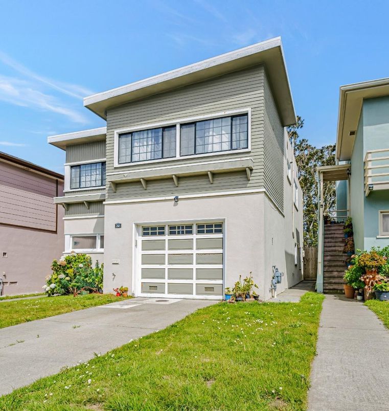Attached, Exterior, Facade, Modern