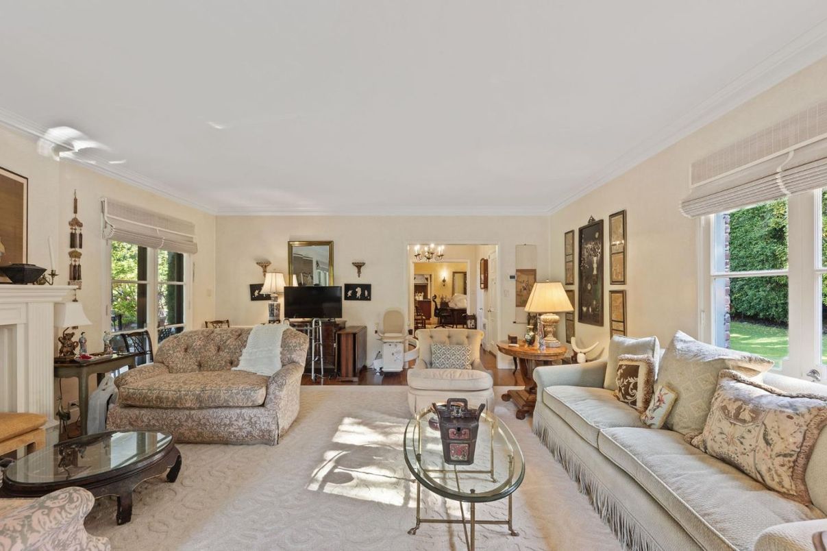 Chandelier, Fireplace, Interior, Living room