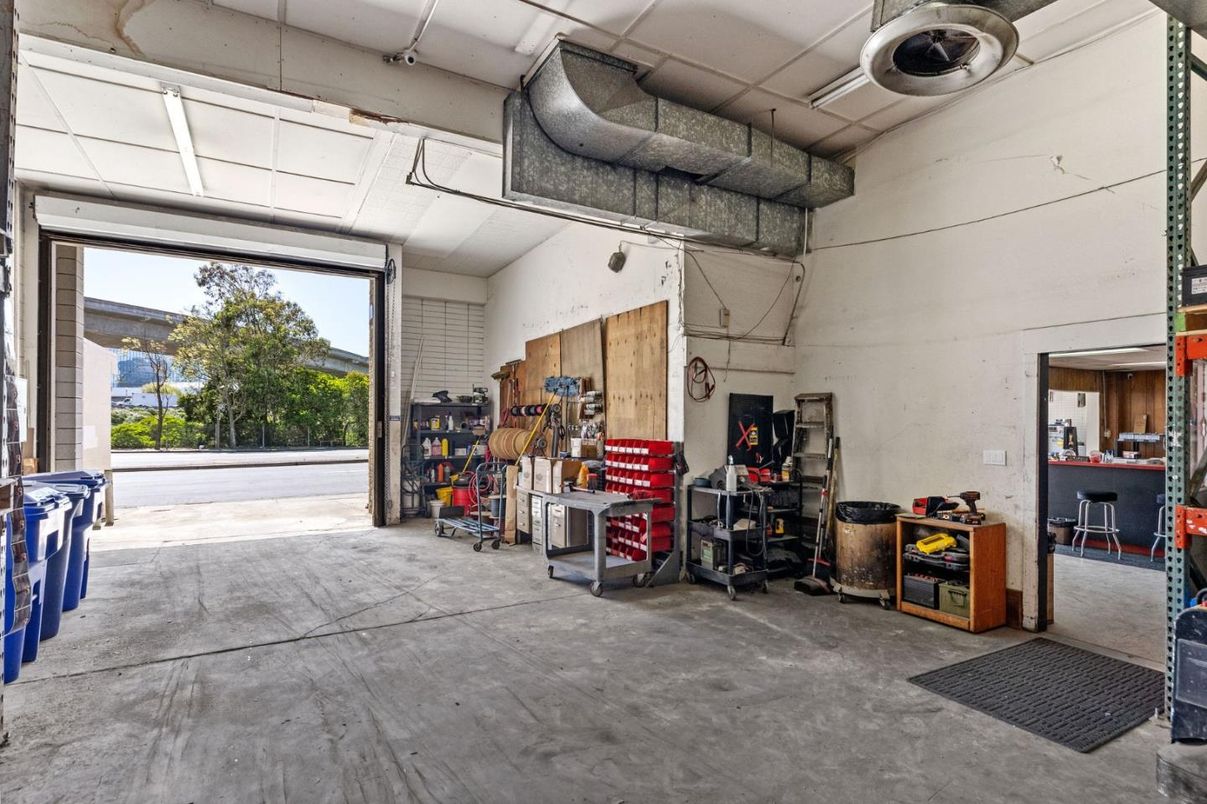 Garage, Interior