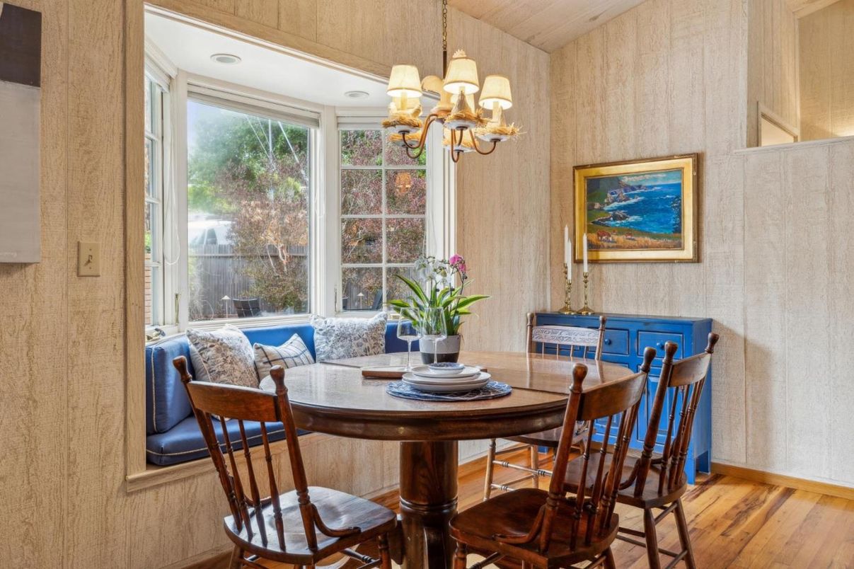 Chandelier, Dining room, Interior, Recessed Lighting, Wood Texture Flooring