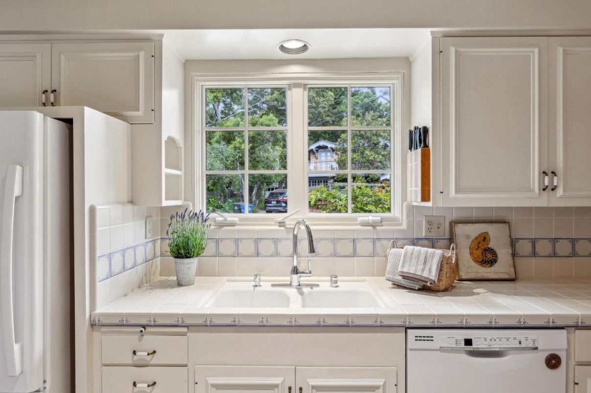 Interior, Kitchen, Recessed Lighting, Tile Countertops