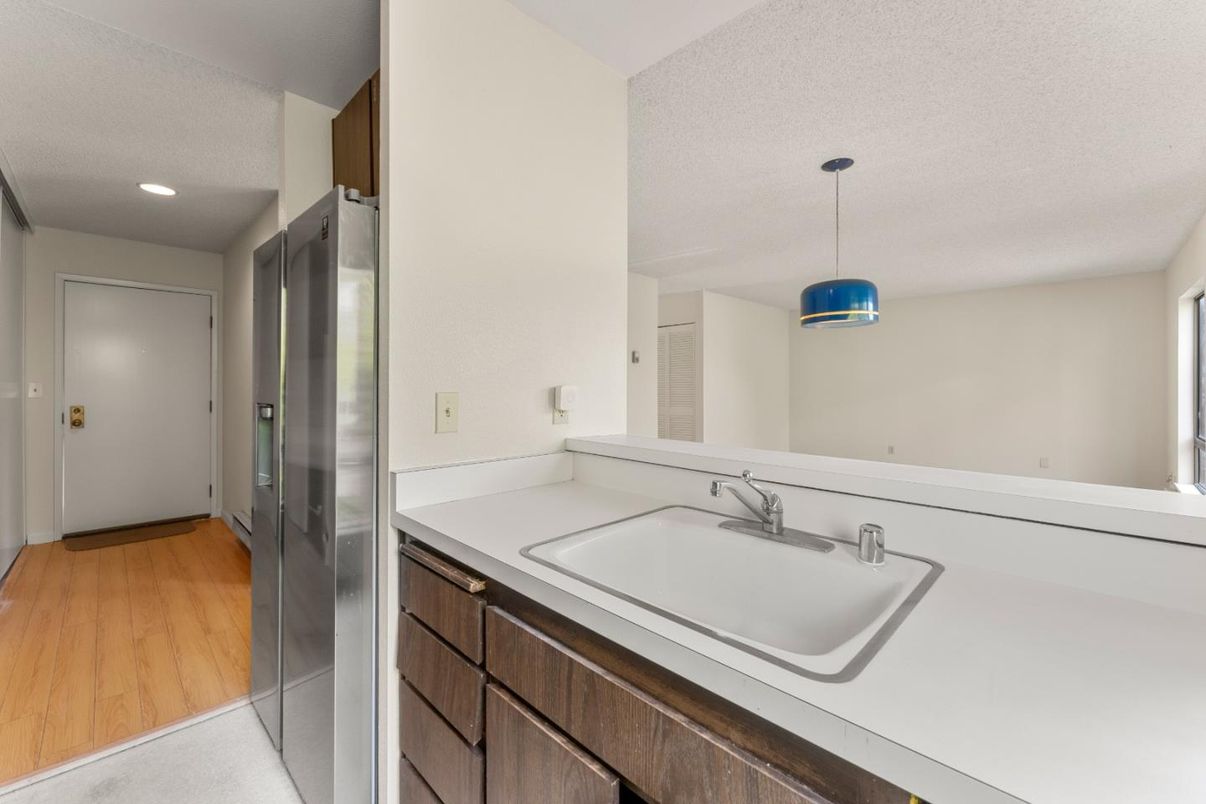 Bathroom, Interior, Pendant Lights, Recessed Lighting, Wood Texture Flooring