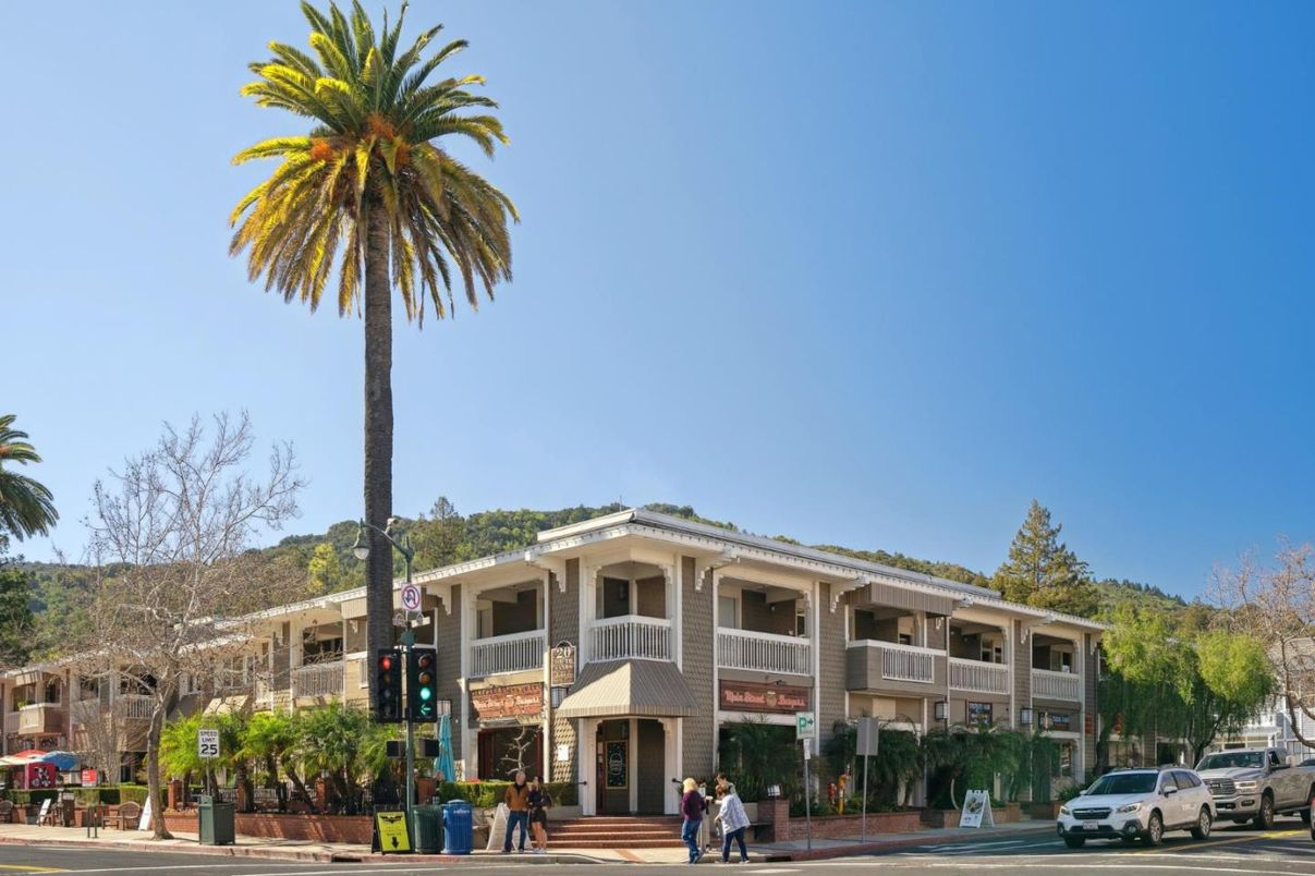 Exterior, Facade, Condo Building