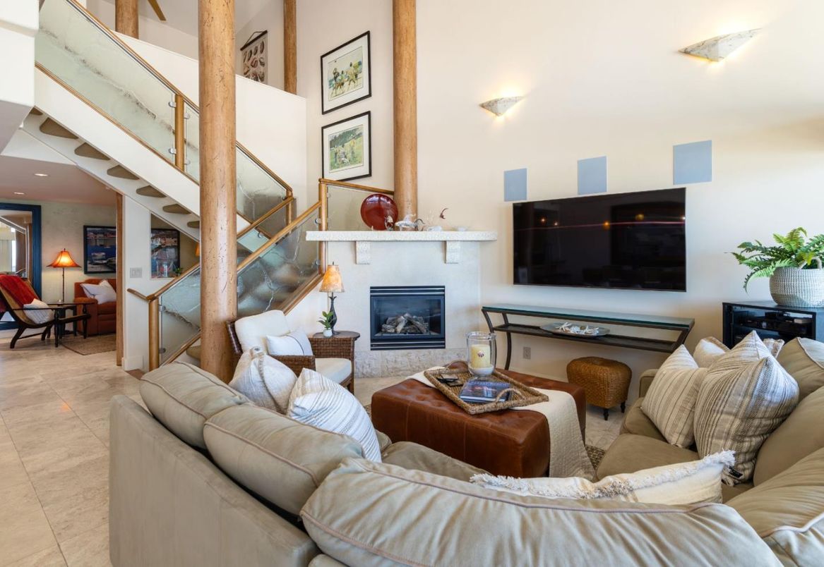 Fireplace, Interior, Living room