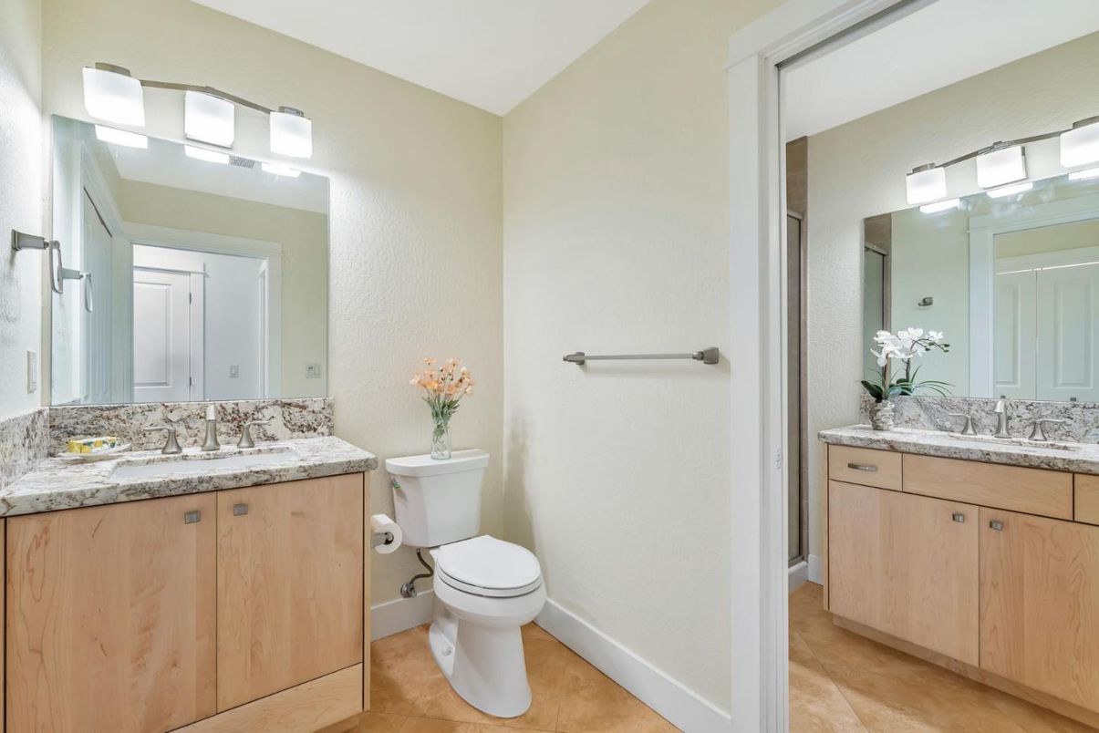 Bathroom, Dual Sink Vanities, Interior