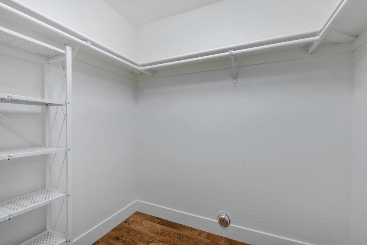 Interior, Walk-in Closets, Wood Texture Flooring