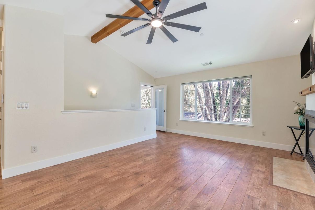 Empty room, Interior, Recessed Lighting, Wooden Beams, Wood Texture Flooring