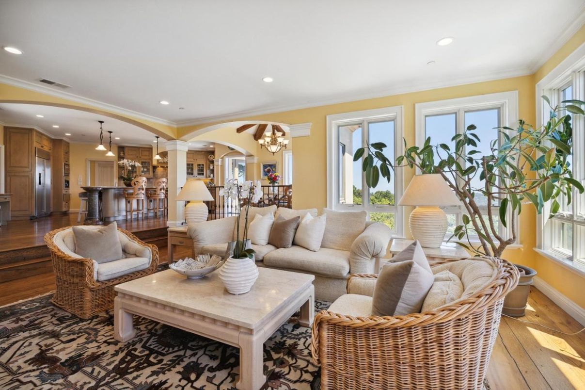 Chandelier, Dining room, Interior, Kitchen, Living room, Pendant Lights, Recessed Lighting, Stainless Steel Appliances, Wood Texture Flooring