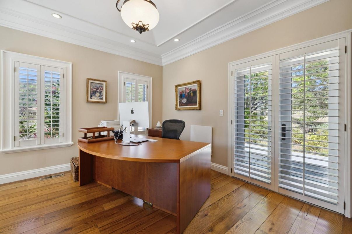 Home Office, Interior, Recessed Lighting, Wood Texture Flooring