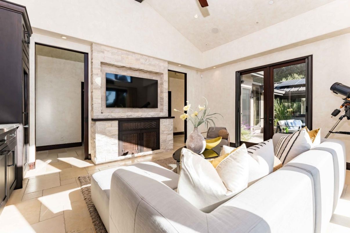 Fireplace, Interior, Living room, Recessed Lighting