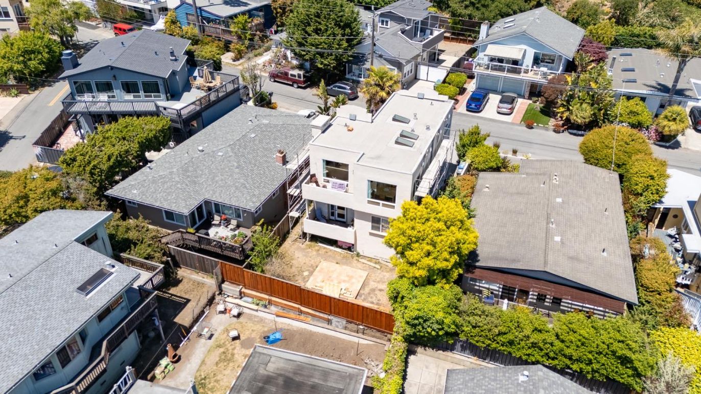 Exterior, Drone