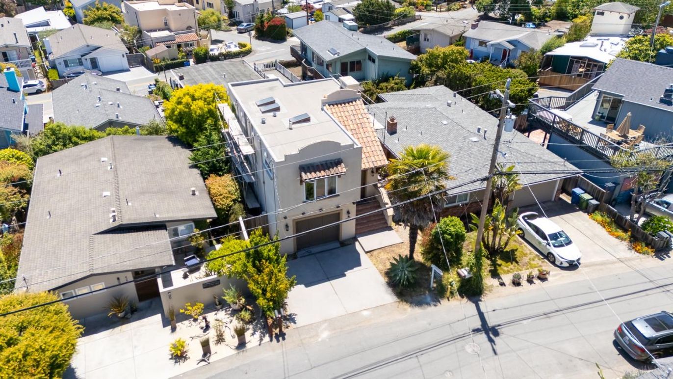 Exterior, Drone