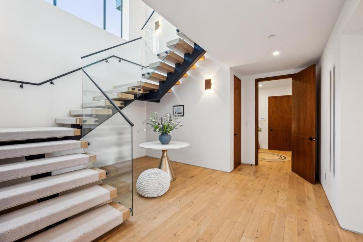 Interior, Recessed Lighting, Wood Texture Flooring