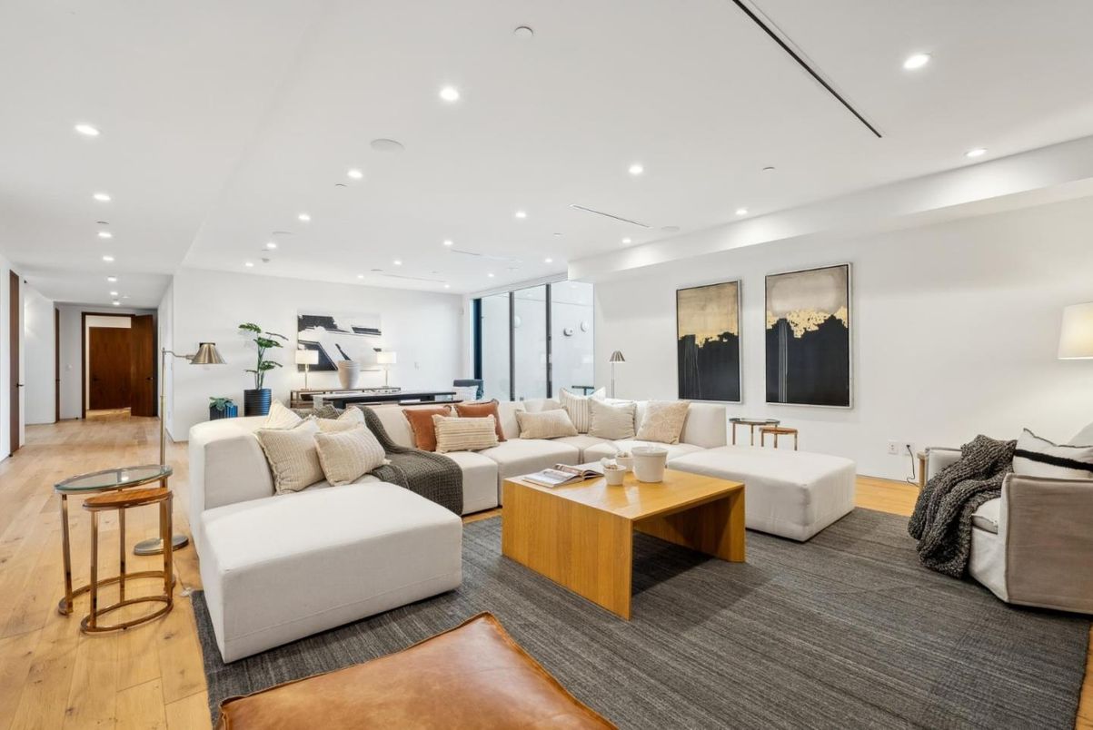 Interior, Living room, Recessed Lighting, Wood Texture Flooring