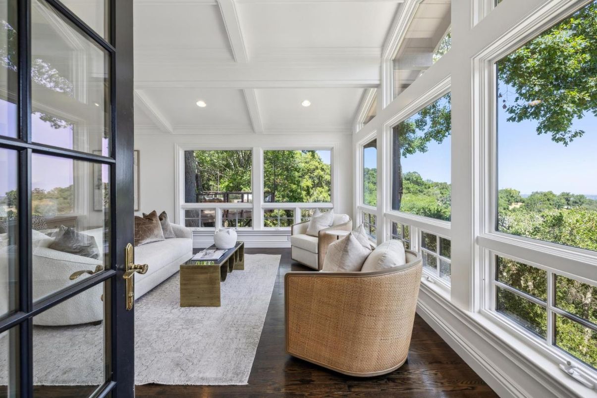 Interior, Living room, Recessed Lighting, Sun Room, Wood Texture Flooring