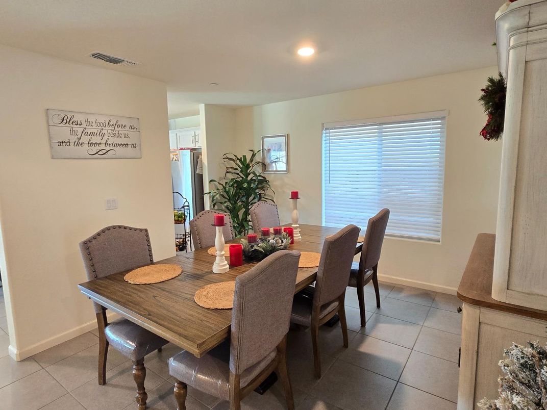 Dining room, Interior, Recessed Lighting