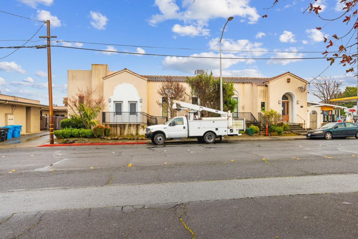 Exterior, Facade, Spanish Mediterranean