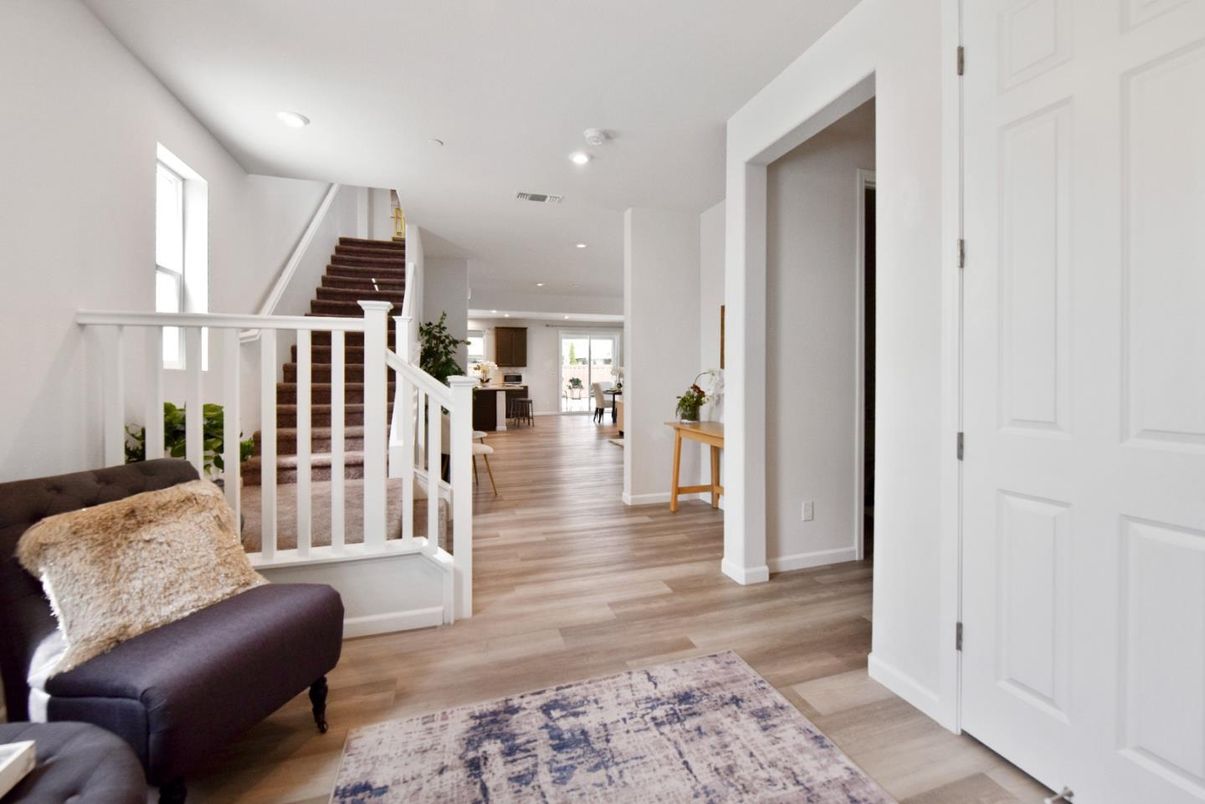 Interior, Recessed Lighting, Wood Texture Flooring