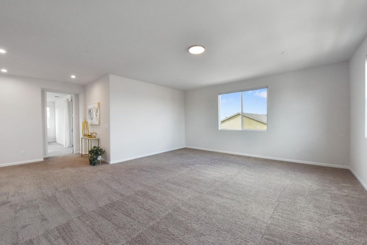 Empty room, Interior, Recessed Lighting