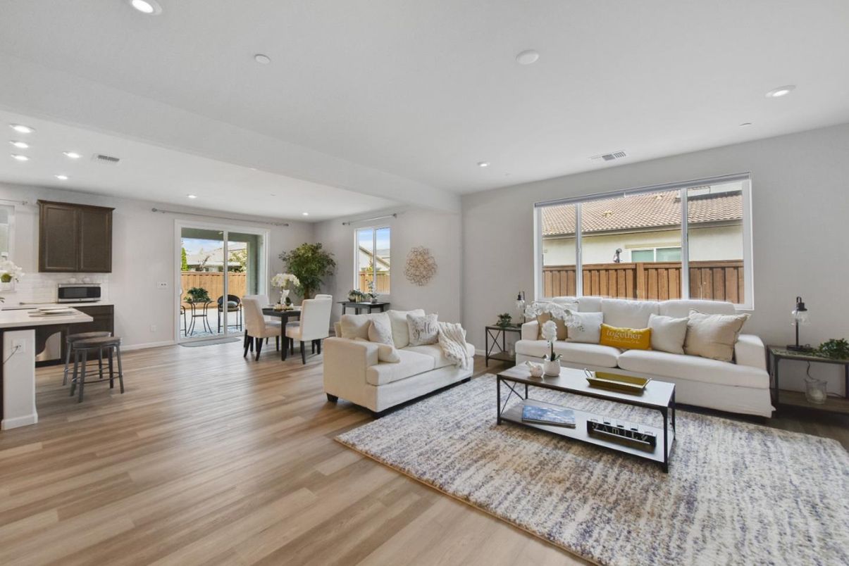 Dining room, Interior, Living room, Recessed Lighting, Wood Texture Flooring