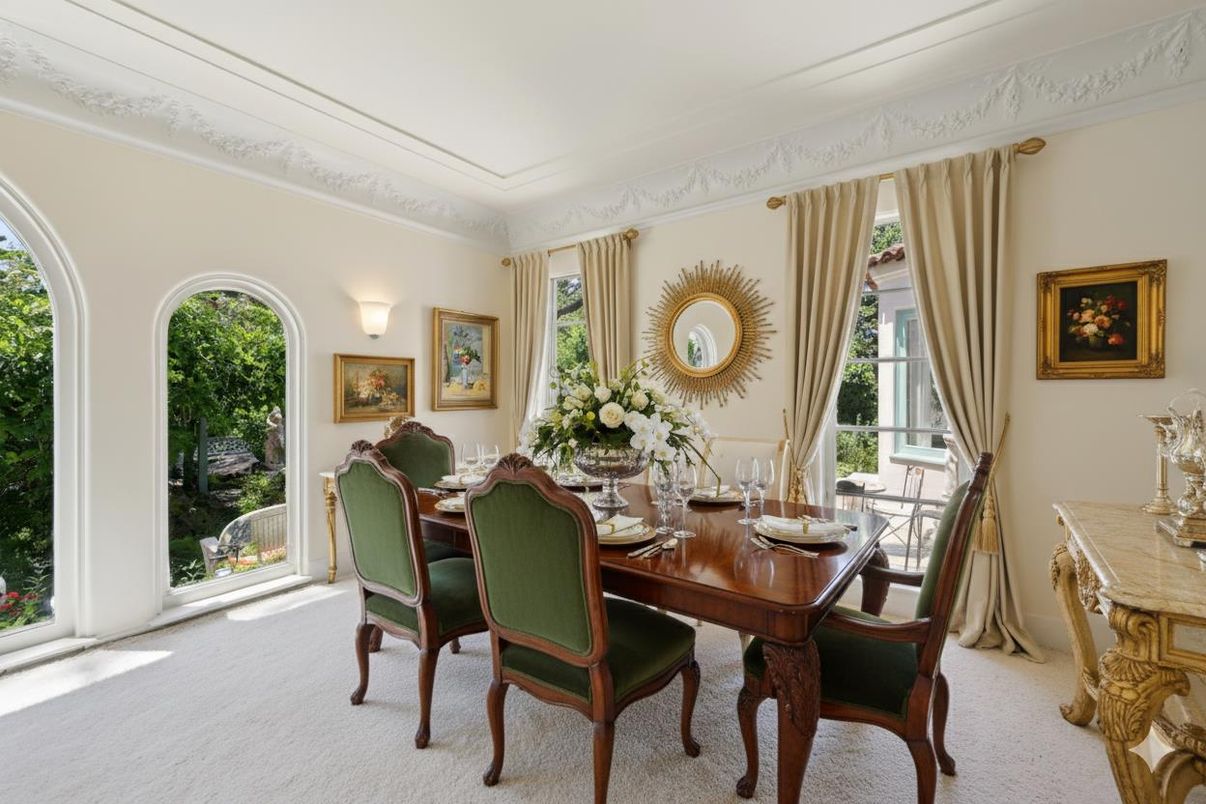 Dining room, Interior