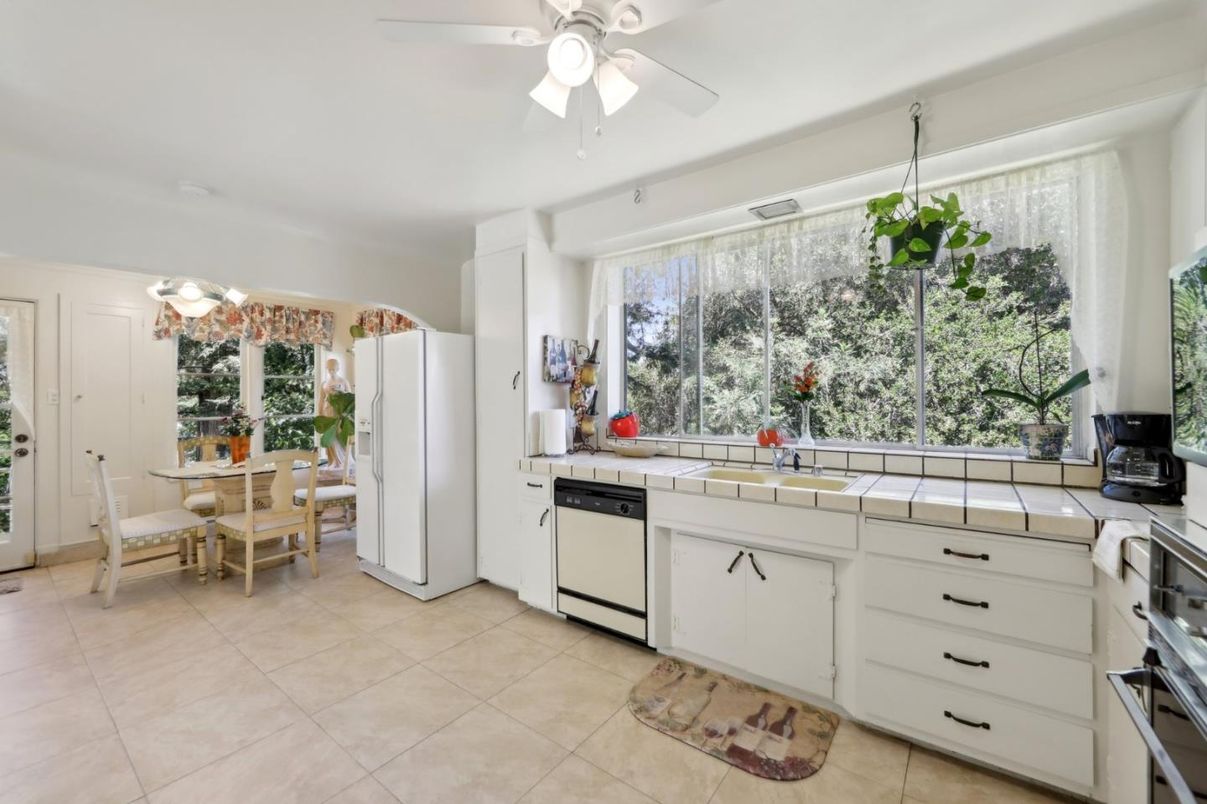 Dining room, Interior, Kitchen, Tile Countertops